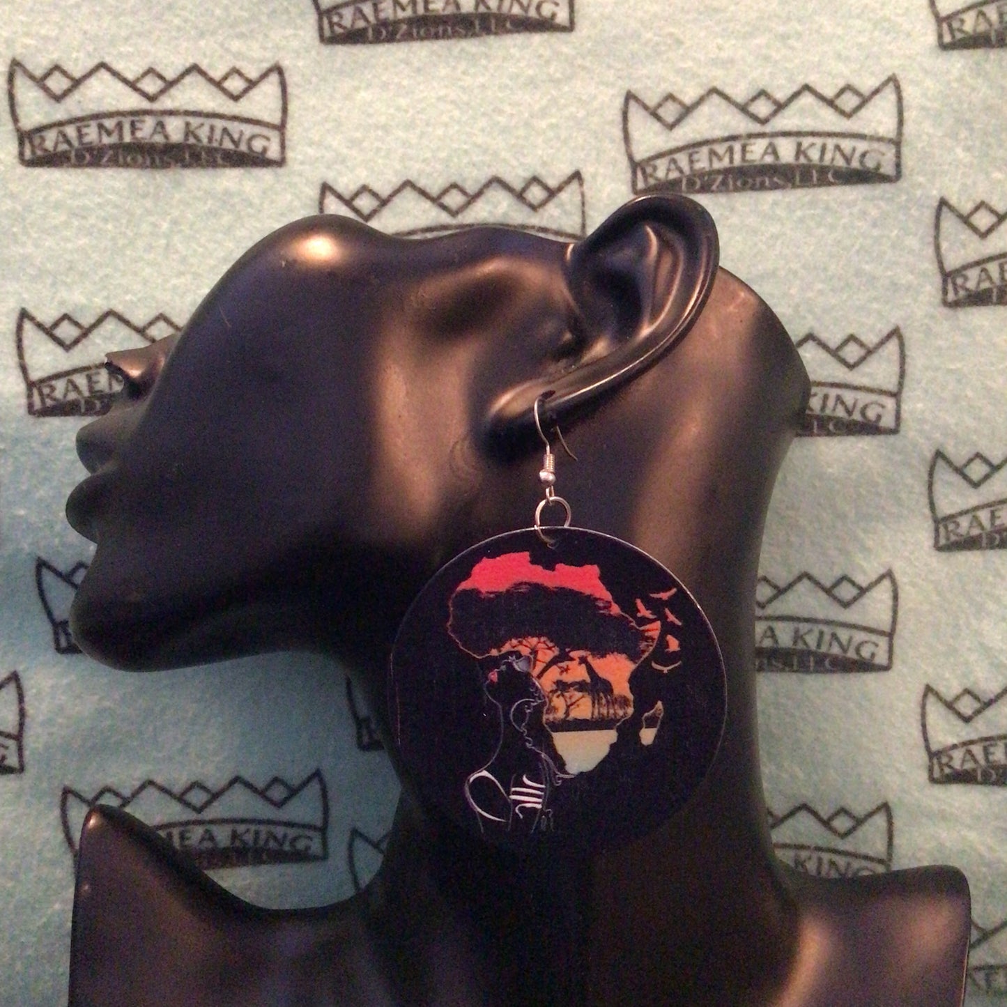 Africa Shaped Ladies Hair with Animals