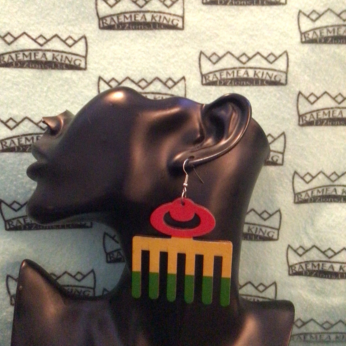 Adinkra Symbol - Duafe meaning Femininity in Red, Yellow & Green